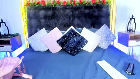 Karla Gonzaless online show from 02.12.25