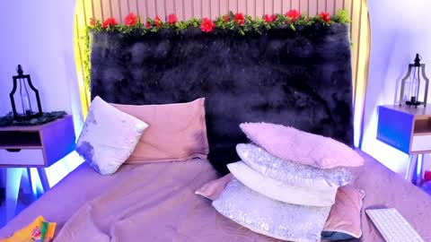 Karla Gonzaless online show from 02.26.25