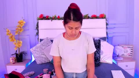 Karla Gonzaless online show from 03.10.25