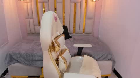 Karla  online show from 02.10.25