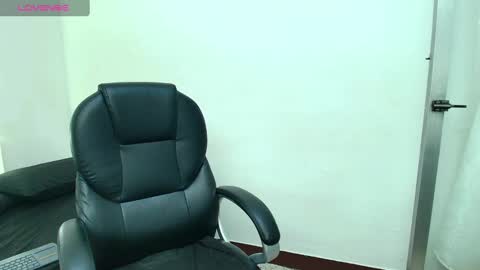Snapshot of karla_hilton1 chatting on 10.06.25 karla_hilton1 online show from 10.06.25