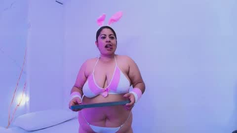 Snapshot of karla_hilton1 chatting on 10.31.25 karla_hilton1 online show from 10.31.25