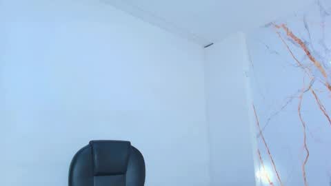 Snapshot of karla_hilton1 chatting on 11.19.25 karla_hilton1 online show from 11.19.25