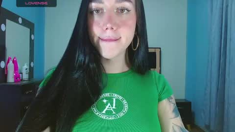 Snapshot of karla_zambrano chatting on 04.30.26 karla online show from 04.30.26