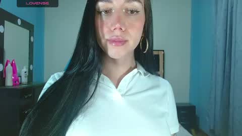 Snapshot of karla_zambrano chatting on 05.02.26 karla online show from 05.02.26