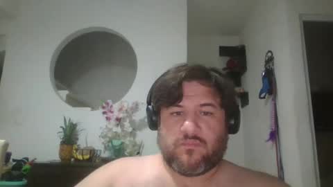 Snapshot of karlmagnus19 chatting on 05.14.26 karlmagnus19 online show from 05.14.26