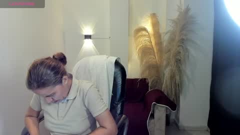 Snapshot of karlye_hot chatting on 06.15.26 KARLYE online show from 06.15.26