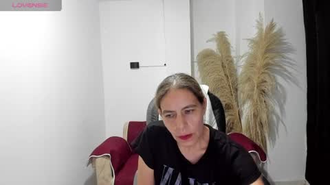 Snapshot of karlye_hot chatting on 06.17.26 KARLYE online show from 06.17.26