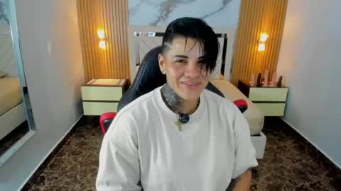 Snapshot of karolandluna chatting on 06.19.26 Karol and Luna online show from 06.19.26