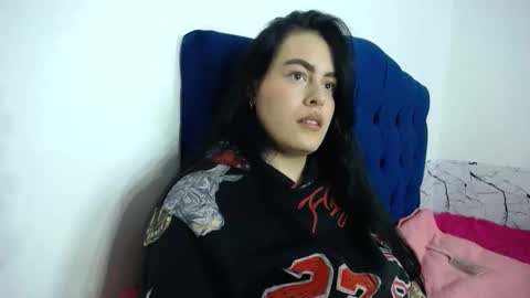 Snapshot of karolay_su chatting on 04.26.26 ARIANNA online show from 04.26.26