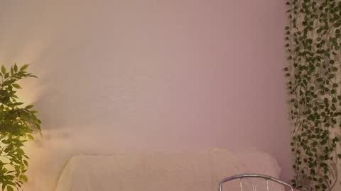 Snapshot of karoledemara chatting on 05.31.26 Molly online show from 05.31.26