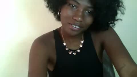 Snapshot of karoliee chatting on 04.15.26 karoliee online show from 04.15.26