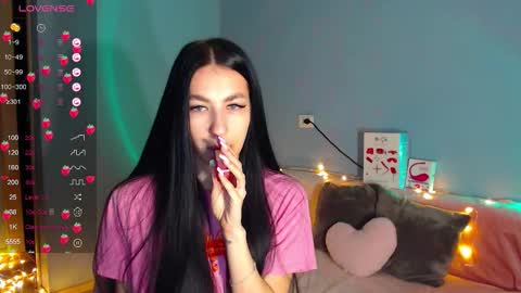 Kira online show from 11.25.25