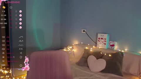 Snapshot of karolina_hottie_ chatting on 04.21.26 Kira online show from 04.21.26