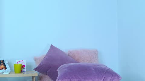 karolinahill online show from 12.22.24