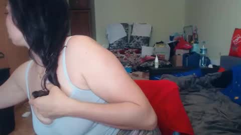 Snapshot of karolinasweet chatting on 05.27.26 Mila online show from 05.27.26