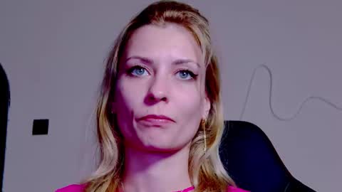 karoline121 online show from 11.13.25