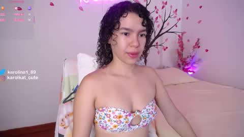 Karolina 3 online show from 09.14.25