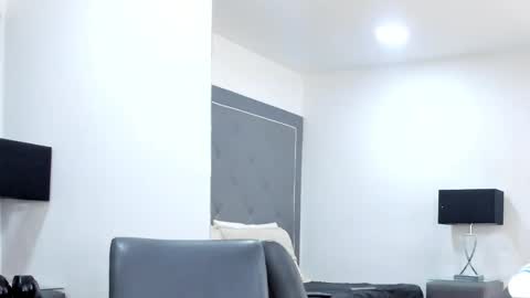 Snapshot of karolwest_ chatting on 02.12.26 karolwest_ online show from 02.12.26