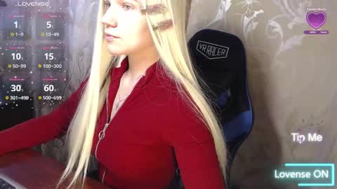 Caroline Fox online show from 03.05.26