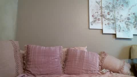 Snapshot of kashmoniy chatting on 02.18.25 kashmoniy online show from 02.18.25