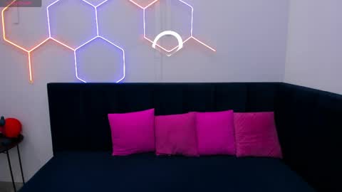 kat__cat online show from 04.14.26