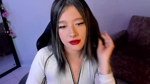 Snapshot of kat_apple chatting on 05.17.26 Alicia online show from 05.17.26