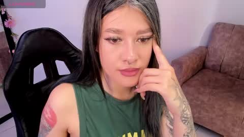 Snapshot of kat_apple chatting on 06.07.26 Alicia online show from 06.07.26