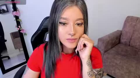 Snapshot of kat_apple chatting on 06.21.26 Alicia online show from 06.21.26