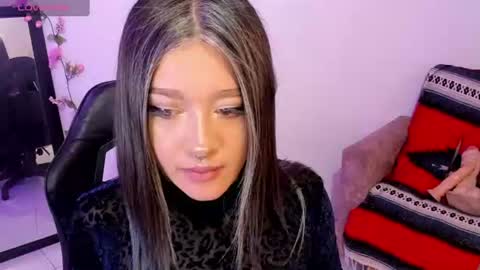 Snapshot of kat_apple chatting on 07.24.26 Alicia online show from 07.24.26