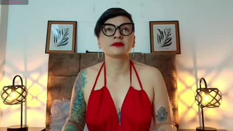 Snapshot of kat_paradisse chatting on 06.08.26 kat paradisse online show from 06.08.26