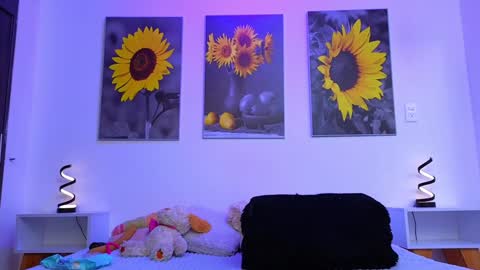 Snapshot of kata_lhella chatting on 01.12.25 Katalina online show from 01.12.25