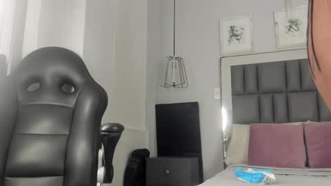 kataleya_west online show from 04.04.26