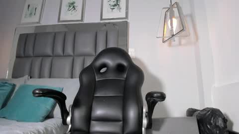 Snapshot of kataleya_west chatting on 05.16.26 kataleya_west online show from 05.16.26