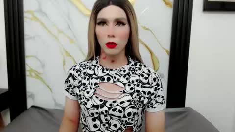 Snapshot of katalina_hot2 chatting on 04.27.26 Katalella hot2 online show from 04.27.26