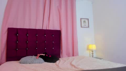       Katalina Miles      online show from 01.19.25