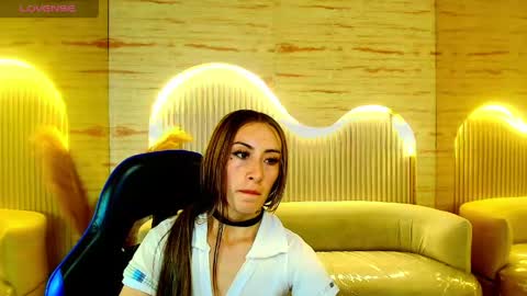 Snapshot of katalina_r chatting on 05.27.26 Katalina online show from 05.27.26