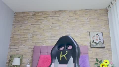 Snapshot of katalinahell chatting on 01.05.25 katalinahell online show from 01.05.25