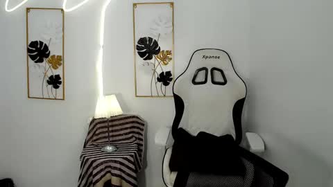 kataluna_hugecock69 online show from 02.23.26