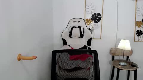 kataluna_hugecock69 online show from 02.25.26