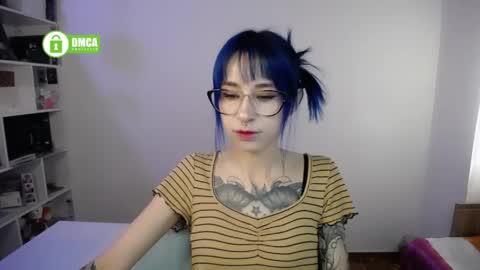 Snapshot of katara_a chatting on 04.24.26 Maca online show from 04.24.26