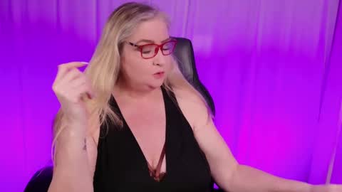 Kat D Sinclair online show from 02.08.25