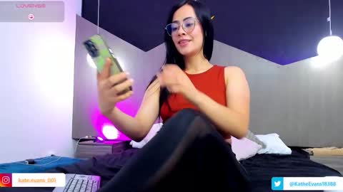 Snapshot of kate_evans1 chatting on 02.23.26 Kate Evans online show from 02.23.26