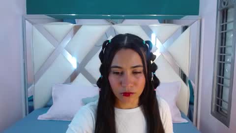 Snapshot of kate_hewson chatting on 02.25.26 KATE online show from 02.25.26