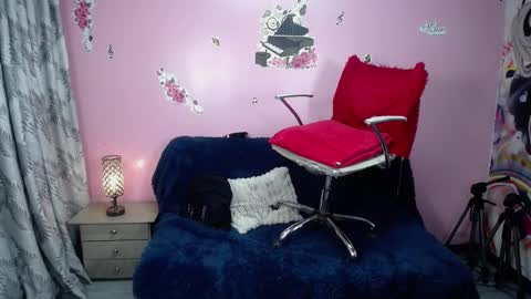 kate_lawrence_ online show from 12.12.24