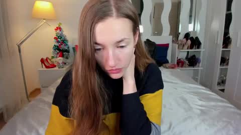 kate_redgar online show from 01.25.25