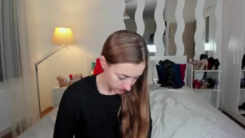kate_redgar online show from 02.17.25