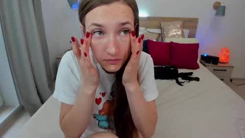 kate_redgar online show from 09.18.25