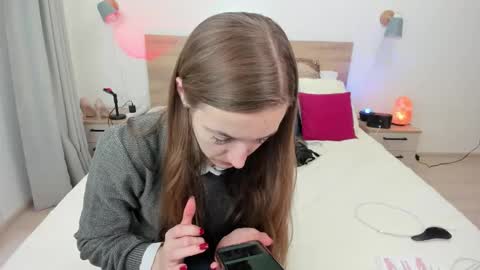 kate_redgar online show from 10.06.25