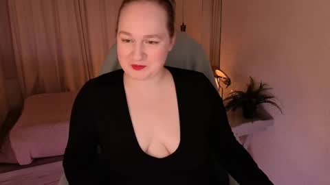 Snapshot of kate_rest chatting on 05.20.26 Kate Follow me dear online show from 05.20.26